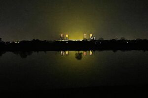 Weserstadion in Herbstnacht
