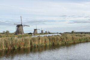 Kinderdijk-Holland.jpeg
